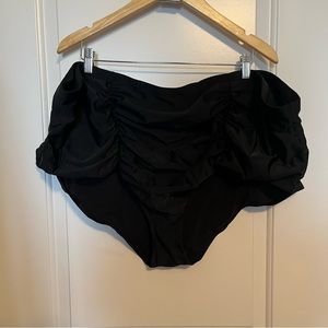 Torrid 6 black ruched high waisted bikini bottom